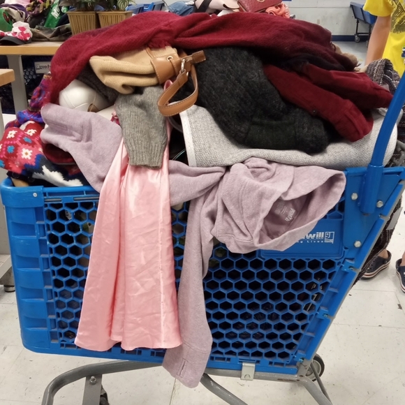 Meet your Posher Cici - Picture 2 of 3